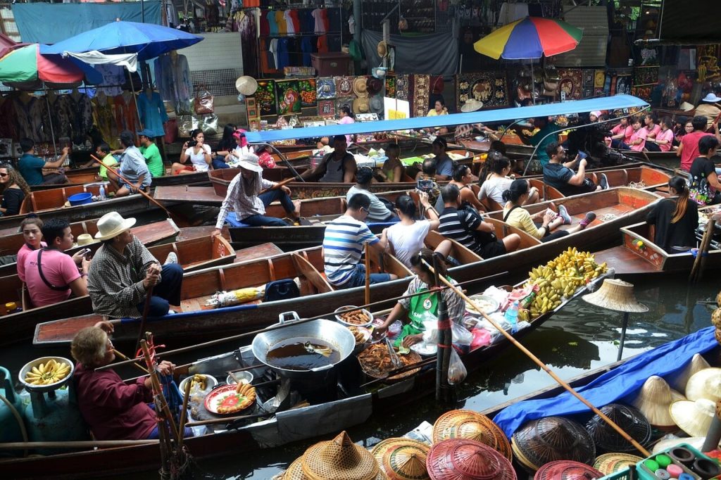 damnoen saduak floating market