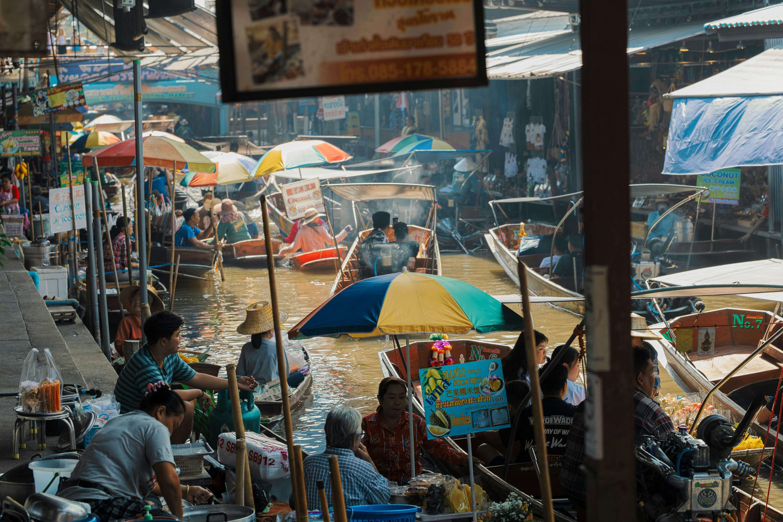 damnoen saduak floating market